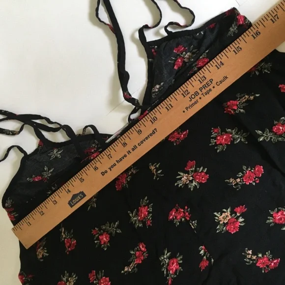 Brandy Melville cami one size floral flowy top. - Picture 9 of 10